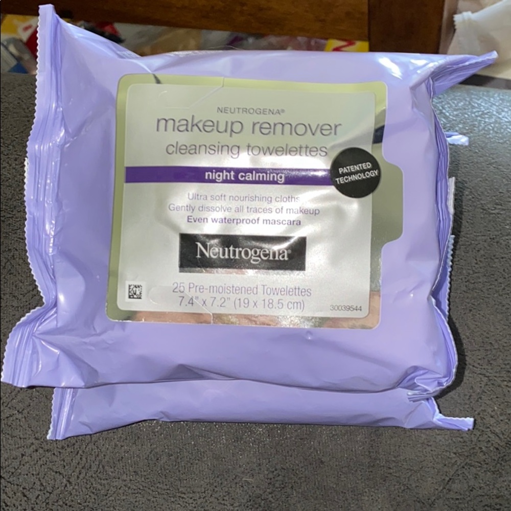Neutrogena makeup remover cleansing towelettes (2)